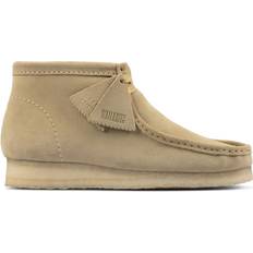 Braun Stiefel & Boots Clarks Wallabee Lace Boot - Maple Suede
