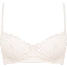 Wonderbra Women's Refined Glamour Balconette Bra, Black, 32B : :  Clothing, Shoes & Accessories