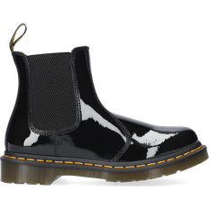 Niedriger Absatz Chelsea Boots Dr. Martens 2976 - Black Patent Lamper