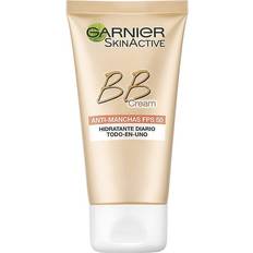 Gesichtspflege Garnier Hydrating Cream with Colour Skinactive Anti-Brown Spot Treatment 50ml