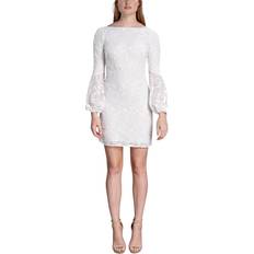 Dress The Population Evelyn Textured Floral Shift Dress - White