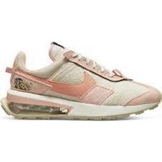 Nike Air Max Pre-Day SE W - Light Orewood Brown/Arctic Orange/Sail/Light Madder Root