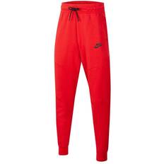 nike tech fleece pants outfit