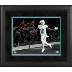 Tyreek Hill Miami Dolphins Fanatics Authentic Framed 15 x 17