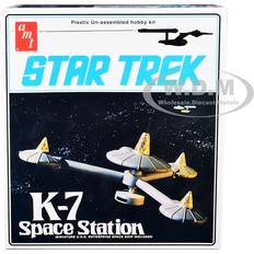 Scale Models & Model Kits Amt Skill 2 Model Kit K-7 Space Station "Star Trek" 1966-1969 TV Series 1/7600 Scale Model