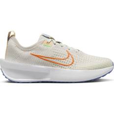 Nike Interact Run W - Light Bone/Sail/Ice Peach/Bright Mandarin