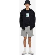 H&M Herren Chinoshorts Regular Fit Grau