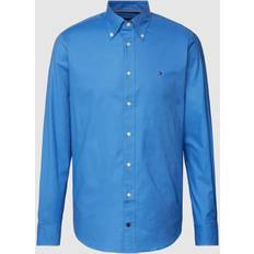 Blau - Herren Kleider Tommy Hilfiger Regular Fit Business-Hemd mit Logo-Stitching in Royalblau, Größe