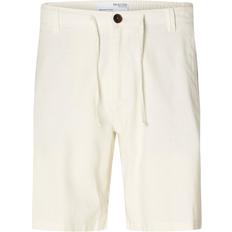 Herre - Lin Shorts Selected Comfort Fit Shorts - Cloud Dancer