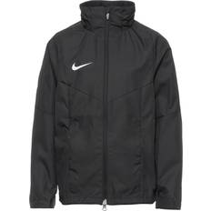 PFC-freie wasserabweisende Behandlung Oberbekleidung Nike Older Kid's Storm-FIT Academy23 Football Rain Jacket - Black/White (DX5494-010)