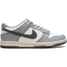 Nike Dunk Low GS - White/Light Carbon/Platinum Tint/Pure Platinum