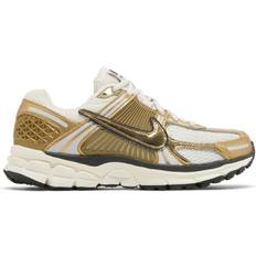 Nike Gold Sneakers Nike Air Zoom Vomero 5 W - Photon Dust/Metallic Gold/Gridiron/Sail