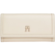 Tommy Hilfiger City Large Flap Wallet - White Clay