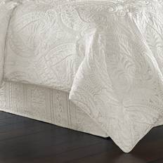 J. Queen New York Bianco Bedspread White (279.4x243.8)