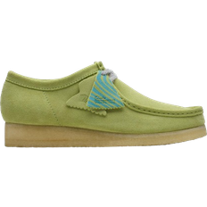 Clarks Wallabee - Pale Lime Suede