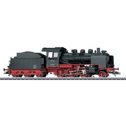 Märklin Class 24 Steam Locomotive with a Tender