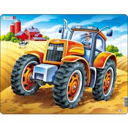 Larsen US4 Large Tractor in a Farm Field 37 Pieces