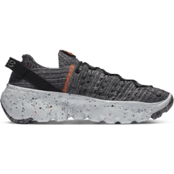 Nike Space Hippie 04 M - Iron Grey/Svart/Hyper Crimson/Photon Dust