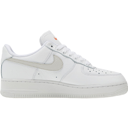 Nike Air Force 1 '07 Low W - Summit White/White/Solar Flare/Starfish