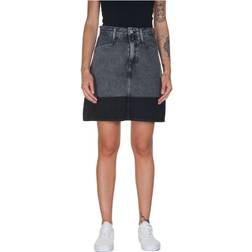 Calvin Klein Jeans Women's Skirt 365807