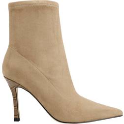 Kellen Heeled Bootie Natural Suede