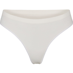 SKIMS Soft Smoothing Thong