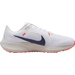 Nike Air Zoom Pegasus 40 Extra Wide M - White/Light Orewood