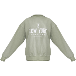 PrettyLittleThing New York Downtown Slogan Printed Sweatshirt - Sage