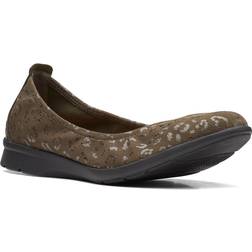 Clarks Women's, Jenette Ease Flat Olive Fabric