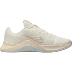 Nike MC Trainer 2 W - Pale Ivory/Guava Ice/Light Silver/Pink Oxford