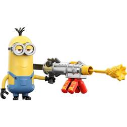 Mattel Minions: The Rise of Gru Cheese Blaster Kevin Action Figure Approx 4-in, Movie Character Toy with Blaster & Dual Button-Activated Motion, Gift for Kids Ages 4 Years & Older