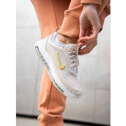 Nike Air Max AP Flerfarget