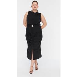 Trendyol Collection Damen Figurbetontes Midi Übergröße Kleid, Schwarz, Plus