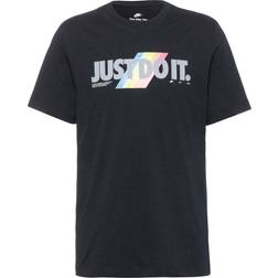 Nike Men's Sportswear T-Shirt - Black