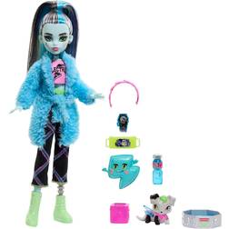 Mattel Monster High Doll & Sleepover Accessories Frankie Stein Creepover Party