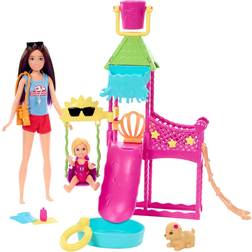 Mattel Barbie Skipper Doll & Waterpark Playset with Working Water Slide & Accessories HKD80