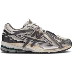 New Balance 1906A - Slver Metalic/Castlerock/Gold Metallic