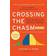 Crossing the Chasm, 3rd Edition: Marketing and Selling Disruptive Products to Mainstream Customers (Collins Business Essentials) (Paperback, 2014)