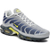 Nike Air Max Plus M - Metallic Silver/Obsidian/Photon Dust/Opti Yellow