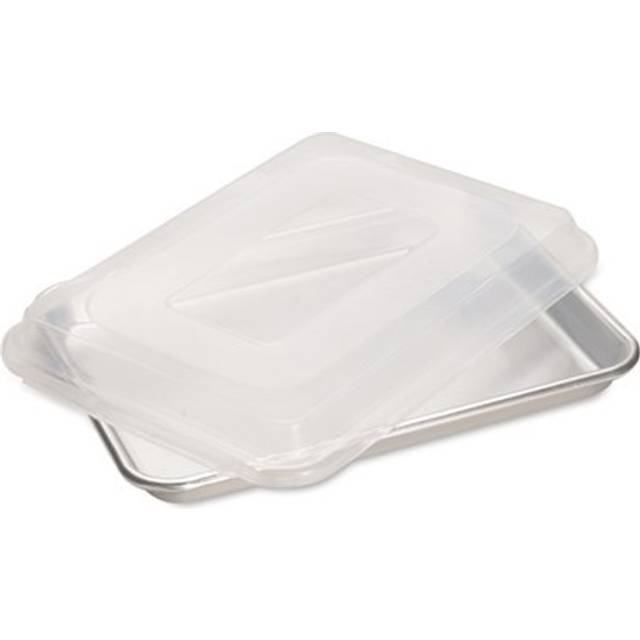 Nordic Ware Natural Aluminum Commercial Baker's Quarter Sheet with Lid