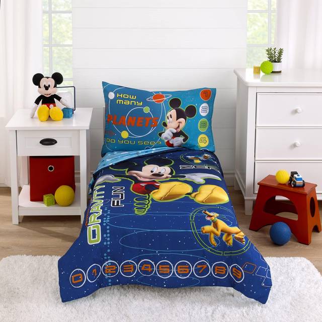 4pc Toddler Spidey and His Amazing Friends Reversible Bed Set