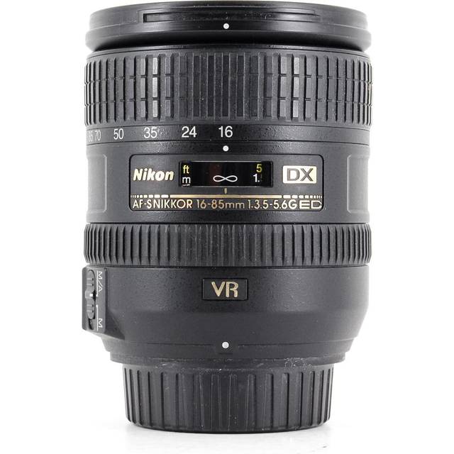 Nikon AF-S DX Nikkor 16-85mm F3.5-5.6G ED VR • Pris »